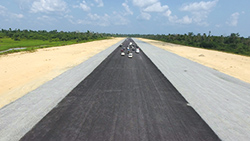 3-The-3.5-kilometre-runway-of-the-new-international-cargo-airport-under-construction-by-the-Dickson-administration-in-Yenagoa.-The-airport-will-be-commissioned-this-year..jpg